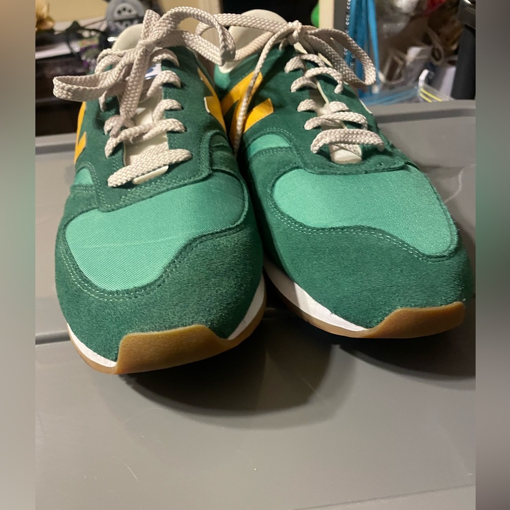 New Balance Men’s Green and Yellow Sneakers, size 13 - Picture 8 of 10